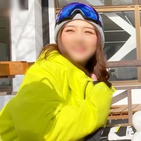 FC2-PPV-4741283 【生中出し】整った美顔で簡単に潮吹きするくらい敏感なおまんこ。 予想もしていなかった甘え声で喘ぐ姿を見届けて中出し。