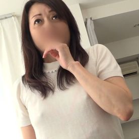 FC2-PPV-4742369 【素人】手足が長いスレンダー美熟女の不倫♡ビチョ濡れマンコを激ピストン。