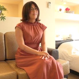 FC2-PPV-4747669 【不倫】地味なおっとり四十路妻が他人棒に夢中になって中出し懇願。 両手両足を広げて腋と結合部全開での昇天。