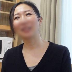 FC2-PPV-4749897 【人妻】熟女らしくない初々しいリアクションが新鮮！清楚な丸顔癒し系人妻（52）◆自宅で浮気セックス！怒号をあげて喘ぎ痙攣イキ！！