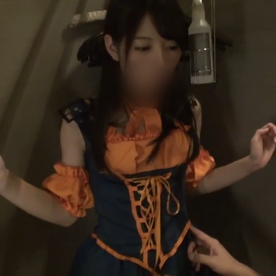 FC2-PPV-4750429 【個撮・素人】スレンダーボディの貧乳コスプレ美女！複数チンポに大興奮して、一度咥えたら離してくれませんｗｗｗ
