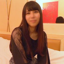 FC2-PPV-4751668 【個撮】図書館にいるような陰キャちゃんを初生ハメ。 ポルチオ突きで初めての中イキ！ 口内射精で口から濃いザーメン垂れ流し。