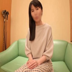 FC2-PPV-4751792 【人妻／熟女】50歳黒髪ロングヘアのお淑やか奥さま。年下チ●ポにガンガン突かれてイキ淫れるハメ撮りセックス。