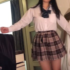 FC2-PPV-4753783 【制服】黒髪清楚な18歳ちゃんは脱いだらHカップの淫乱ボディ　未処理陰毛ぴゅあおまんこに巨根をぶちこまれ、初めての快感に大号泣
