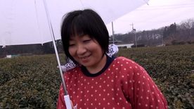 FC2-PPV-4754102 M979G04 地味で素朴な田舎のおばちゃん！娯楽のない田舎暮らしに刺激を求めてAV出演！