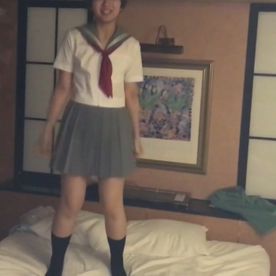 FC2-PPV-4754174 【セーラー服】元気っこ18歳卒業記念動画　のAカップと未処理陰毛おまんこがたまらないスレンダーボディに巨根ハメ込み生中出し【喪失】