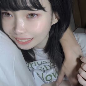 FC2-PPV-4756007 【緊急】SNSで3万バズりの人気地下ドル（18）童顔小柄Eカップ美女をデビュー前の初撮影で何度も中出し孕むまで。