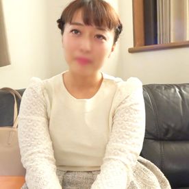 FC2-PPV-4756272 【新妻】結婚して間もない三十路の真面目系奥様。 不倫素股しているうちに本気で発情。 バックでの生ハメでデカ尻を突き出しながらイグぅ～♥