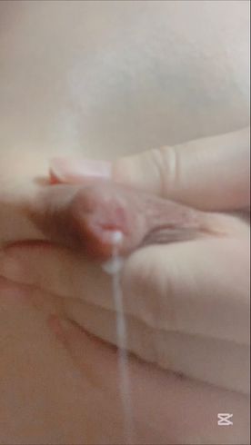 FC2-PPV-4756994 カメラに飛ばしたぼ乳をスプタンで舐め取り♡新感覚フェチ動画（ショート動画）