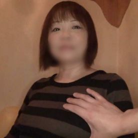 FC2-PPV-4757382 【熟女】パイパンがエロい！プリっと巨尻を持つ55歳・ムッチリボディ熟女◆フェラ・パイズリでチ○ポ挑発！ピストンの力強さに酔いしれ快楽堕ち！