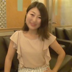 FC2-PPV-4767353 【不倫】穏やかな笑みで癒し系の人妻”ゆみさん” マグロでイクくらい快感に没頭。 欲求不満状態の中出し→接写で膣のヒクつきも丸見え。