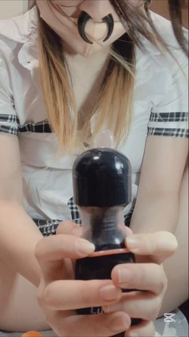 FC2-PPV-4767842 黒い鼻輪で腟内にピンポン玉4個と電マを詰めていっぱいいっぱいに♡