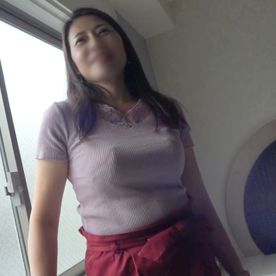 FC2-PPV-4768159 【不倫】がっちり体型、美顔の奥様と中出しセックス。 欲求不満マンコに精液を溜めながらひたすら他人棒でイク～！