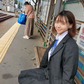 FC2-PPV-4768241 毒親の住む家を出る為に素朴な彼女は求め低身長のGカップ制服ちゃんはお金の為におじさんの溜まった精子を子宮内で大量中出しされる