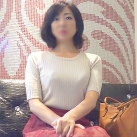 FC2-PPV-4769518 【熟女】上品で清楚、いかにもシゴデキな雰囲気の独身熟女42歳。柔らかくて大きなおっぱいが魅力的で、いやらしすぎて最高でした。