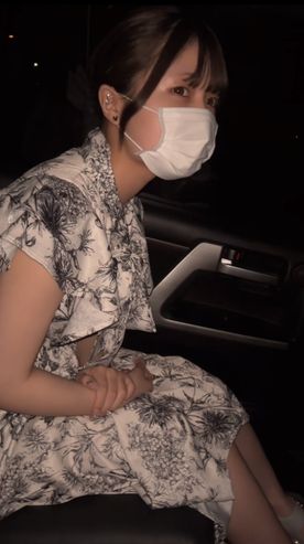 FC2-PPV-4766668 【20歳コンカフェ嬢】コンカフェ嬢の送迎帰りに自宅前に駐車した車の中で笛