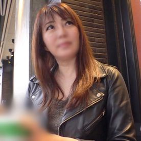 FC2-PPV-4776052 【不倫】皮ジャンが似合うカッコイイ奥様をハメ撮り。 落ち着いた佇まいが崩壊するくらい他人棒にメロメロ♥ 中出しの跡も膣どころか腰まで痙攣。