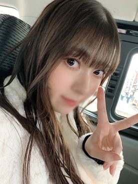 FC2-PPV-4786379 【FC2/伝説級のちっぱい】※数量限定※経験人数1人の美人歯科衛生士（２３）薄ピンクの超敏感な乳首に吸い付いたら割れ目がエッチな汁で洪水になりました（すず）
