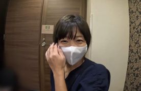 FC2-PPV-4786492 【AVデビュー】セックス大好き**顔若人妻　イキまくり潮吹きまくりでシーツびっしょびしょにして喘ぎまくり
