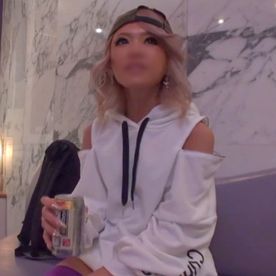 FC2-PPV-4788578 【ギャル】家賃滞納して夜中に詰んでいた風呂キャン素人。 「マジなんでもするから助けて…」 オラオラ系が懇願を飲む代わりに中出しSEX。