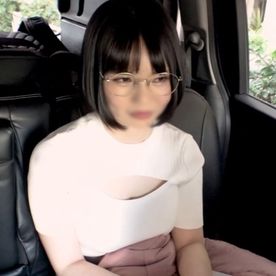 FC2-PPV-4789193 【3P】Hカップの激カワメガネちゃん。真面目そうに見えてまさかの3P経験者だったので、遠慮なく中出し3Pさせてもらいました。