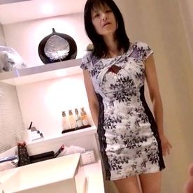 FC2-PPV-4793628 中出し/ハメ撮り/落ち着いた雰囲気のアラフィフ人妻