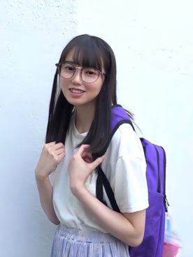 FC2-PPV-4797754 【文化系】漫画研究会所属の陰キャ女子大生１８歳　経験人数僅か綺麗な身体に初めての大量中出し。※数量限定