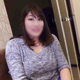 FC2-PPV-4797896 【人妻】105センチKカップ！ド迫力ボディを持つ36歳人妻◆透き通るように白くしっとりとした柔肌のぽっちゃりボディを激しく震わせ大量潮吹き！ド迫力イキ！