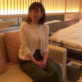 FC2-PPV-4798271 【五十路】落ち着いていてお上品な奥様を不倫ハメ撮り。 欲求不満で中イキが止まらず、だらしなく大の字で喘いで痴態全開。