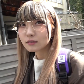 FC2-PPV-4801097 【素人個撮中出し♥】根暗そうな見た目の割にHに興味深々のムッツリオタクちゃんと個撮♥