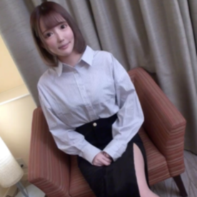 FC2-PPV-4806000 アイドル級に可愛い女子大生。スリットの入ったエッチな服に誘われて中出しまでした動画。