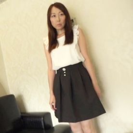 FC2-PPV-4807996 《人妻》感度抜群ビン勃ち乳首！燃え上がる炎のようなフサフサの美マン毛がエロい清楚な45歳人妻◆膣奥の子宮口に届くまでズボッと挿入！連続イキ！