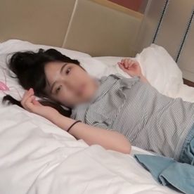 FC2-PPV-4808512 オフ会で知り合った女の子をお持ち帰り！彼氏がいるのに他人棒でアヘアへ言ってますｗ