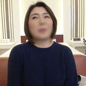 FC2-PPV-4809254 《人妻》両手で収まりきらないたわわなFカップ巨乳！ふくよかボディの51歳・人妻◆オナニー披露！生チ○ポで快楽イキ！！