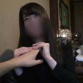 FC2-PPV-4809388 【個撮】清楚で可愛いゆるふわ彼女。照れながらもオマンコ触ると愛液ダダ漏れで大量潮吹きしちゃってます。