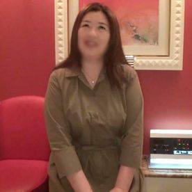 FC2-PPV-4811527 【熟女】ぽっちゃり熟女好きには堪らない52歳熟女◆言葉とチ○ポでねっとり責められてお淑やかな顔をしかめながらむっちりとした白肌ボディをたわわに揺らし大絶叫イキ！！