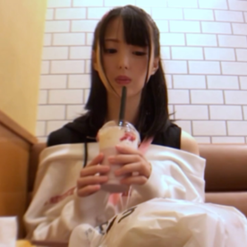 FC2-PPV-4812377 史上最高に可愛い女子大生18歳。愛液だらけ潮吹きまくりで絶頂するも、中出しにはブチギレ放心状態。