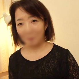 FC2-PPV-4815699 《熟女》肉付きの良い熟女ボディ！男を包み込んでくれそうな笑顔も魅力的な熟女◆激しく喘ぎながらイキ果てる淫乱ハメ撮りSEX！