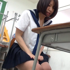 FC2-PPV-4817134 【期間限定価格♥】声出したらバレちゃう…でも…あそこが熱くて我慢できない…！！［５］