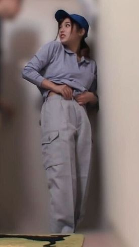 FC2-PPV-4818187 【ギャル】宅配業者のかわいいコ・玄関連れ込んでフェラさせてみた