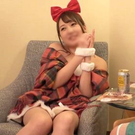 FC2-PPV-4819243 【素人】大きなリボンのミニスカサンタ。25歳。ゆうりちゃん。潮吹きパイパンま〇こをデカマラでハメ倒す。大量精子放出。