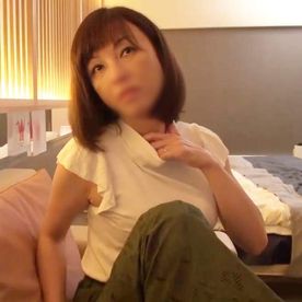 FC2-PPV-4821063 《人妻》色々な人とセックスをしてみたい！という52歳・色気ムンムン人妻◆ジュボフェラ・パイズリでご奉仕！生チ○ポでメス声上げて快楽堕ち！