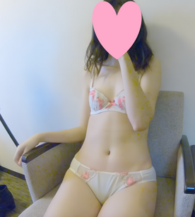 FC2-PPV-4821723 【個人撮影】色白美人の18才ななちゃん　生ハメ＆口内発射