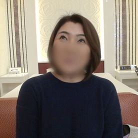 FC2-PPV-4610194 【人妻／熟女】**zysxjxxsz 51歳茶髪ショートヘアのぽっちゃり奥さま。むっちり巨乳おっぱいプルンっと揺らして淫れる中出しセックス。