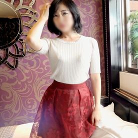 FC2-PPV-4615644 【人妻／熟女】**sxsnyz*nz 42歳色気ムンムンのキャリアウーマン奥さま。綺麗な色白ボディ疼かせヨガリ淫れるハメ撮りセックス。