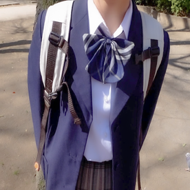 FC2-PPV-4832149 【在庫限り】都内在住　18歳　制服脱がせて大量中出し