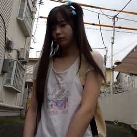 FC2-PPV-4833226 Aカップ美●女が色んな大人たちにデカチンを生挿入されて最後は中に大量中出し 1/6