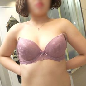 FC2-PPV-4838216 【剛毛】美容クリニックに勤める色白アラサー美人。 生ハメでのチンポによる快感と、ローターでの振動で2点連続絶頂！