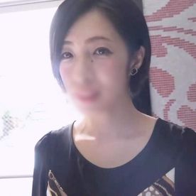 FC2-PPV-4838585 《人妻》色っぽいショートヘアー美人妻（45）◆ドMの本性が開花！激しいピストンにガクブル痙攣！理性崩壊するほどにイキ狂い！