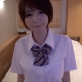 FC2-PPV-4838162 すぐ潮吹いちゃう系18歳。アイドル級可愛さと細身美巨乳の極上スタイルに中出し。